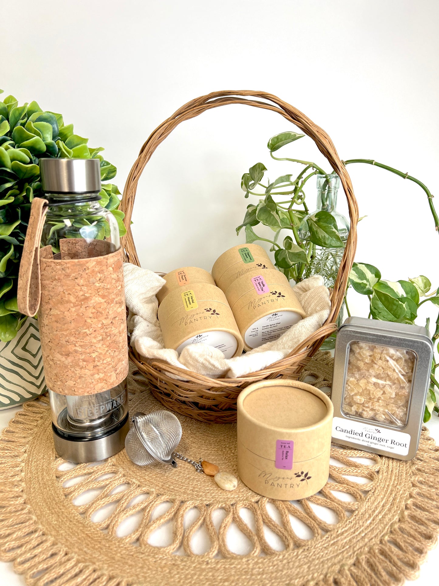 The Tea Enthusiast Gift Set
